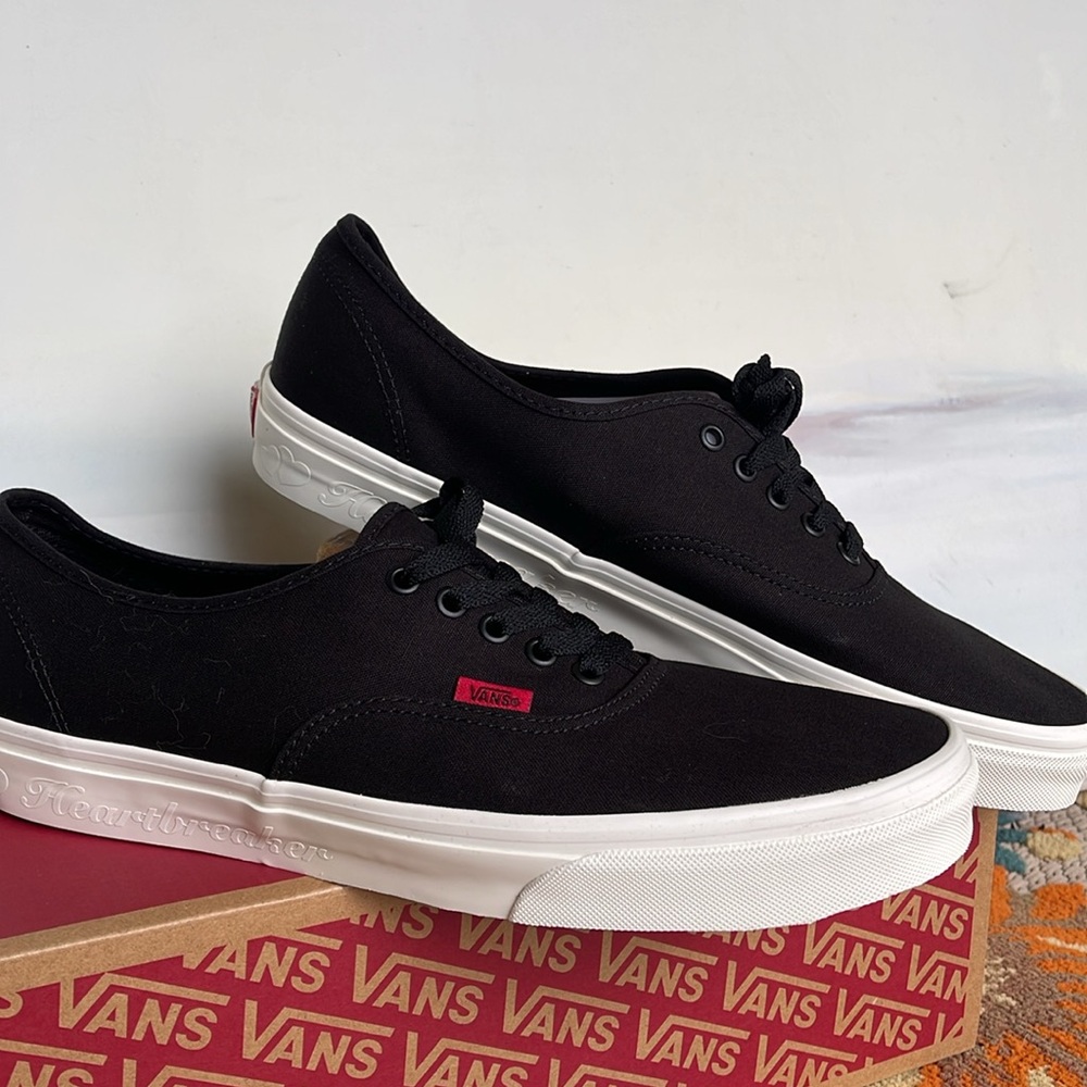 Vans WMNS Authentic
Secret Lover Black
VN000BW5BLK
Sneakers - Picture 6 of 16